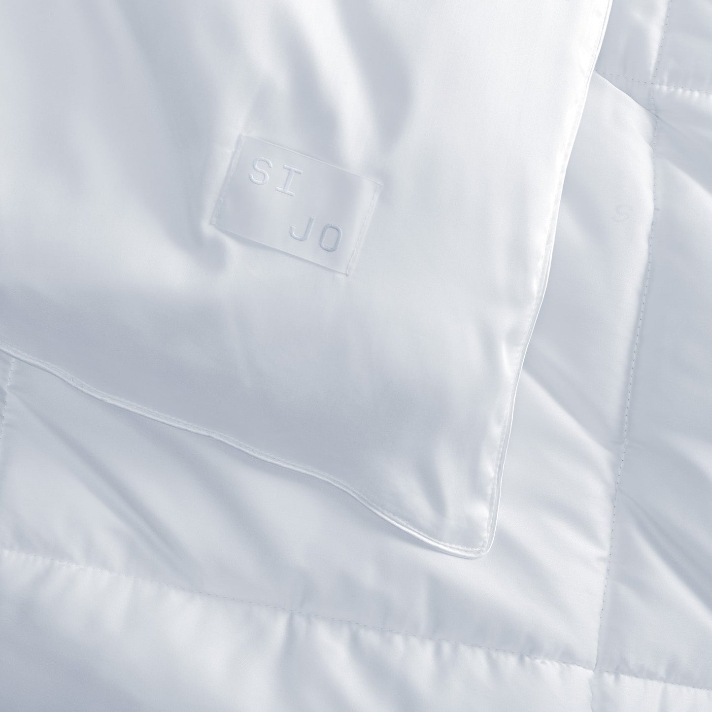 TempTune Comforter by  SIJO
