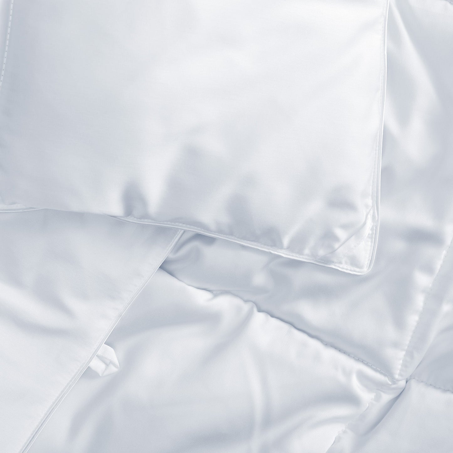 TempTune Comforter by  SIJO